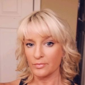 Meet your Posher, Carolyn